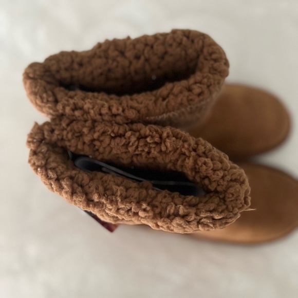 Muk Luks Alyx boot in walnut size 8 - Picture 5 of 7